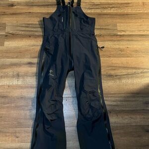 Stylish Black Women's Pantsuit